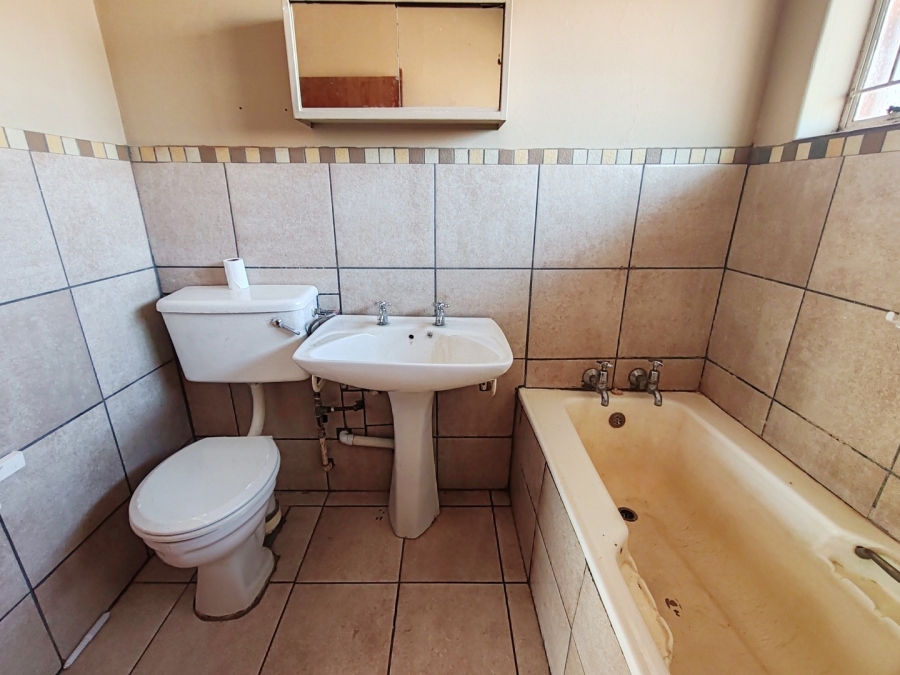 2 Bedroom Property for Sale in Potchefstroom North West